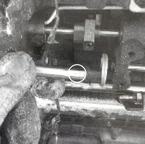 When assembling, carefully adjust the position of the circular cutter and check the test seam before starting